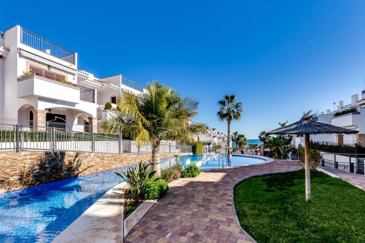 Azul Beach - La Mata Apartment Торевиеха Екстериор снимка